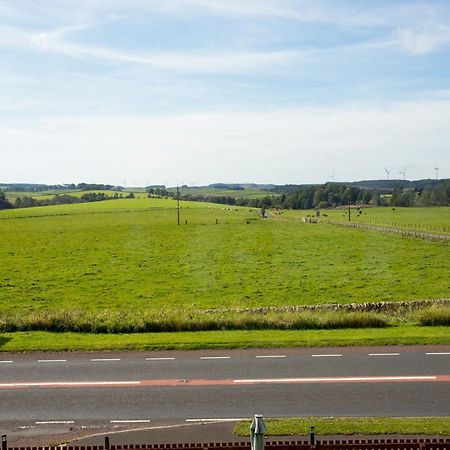 Oyo Knowesgate Inn, Northumberland National Park Kirkwhelpington Extérieur photo
