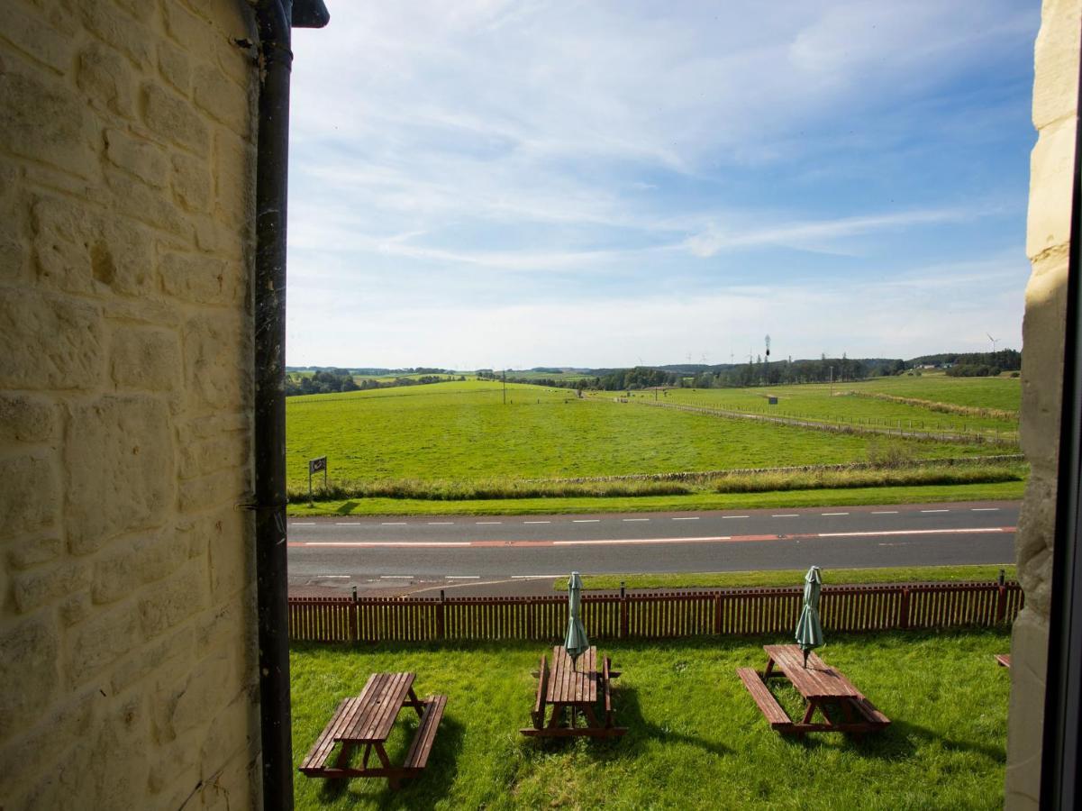 Oyo Knowesgate Inn, Northumberland National Park Kirkwhelpington Extérieur photo