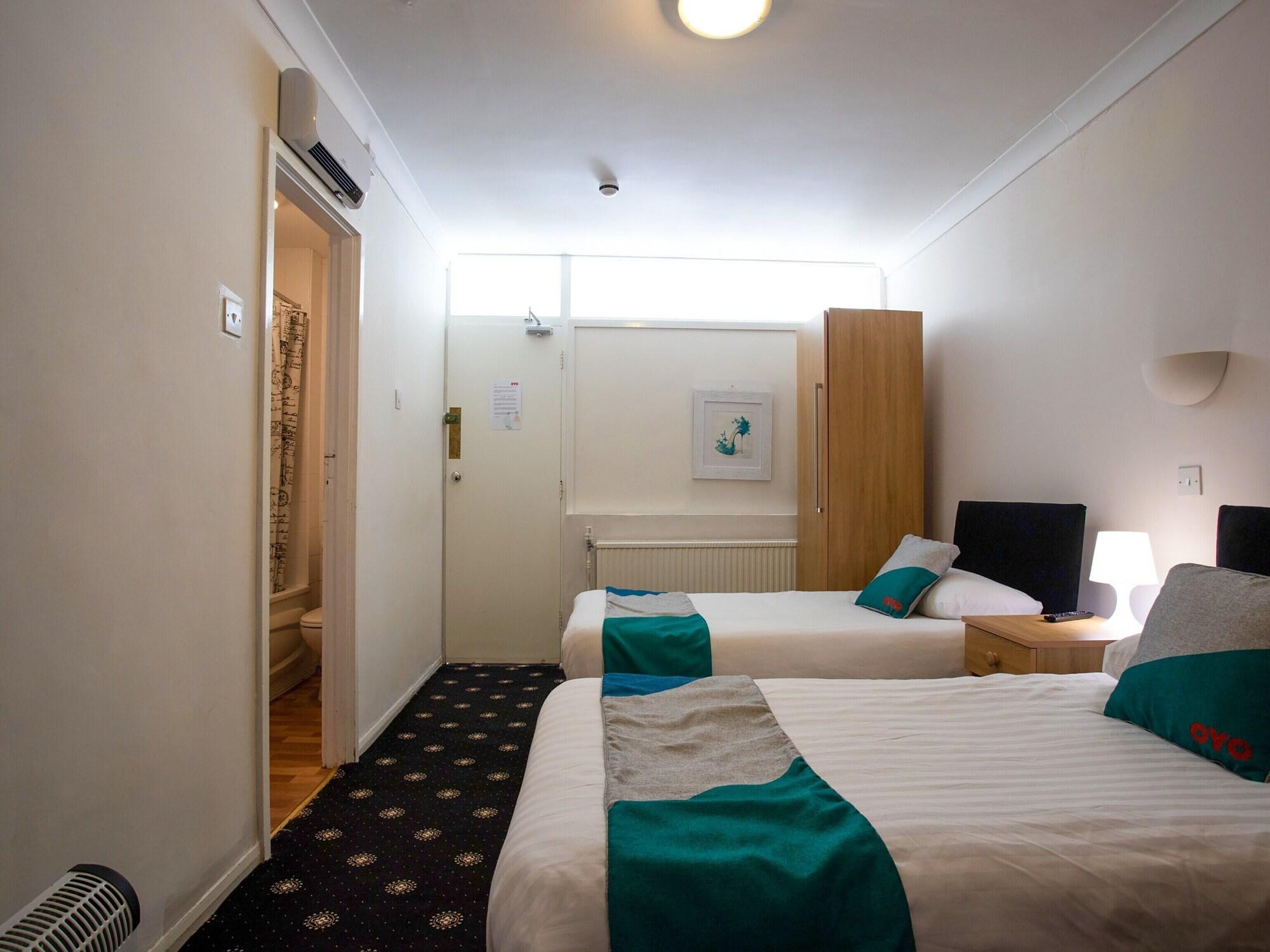 Oyo Knowesgate Inn, Northumberland National Park Kirkwhelpington Extérieur photo