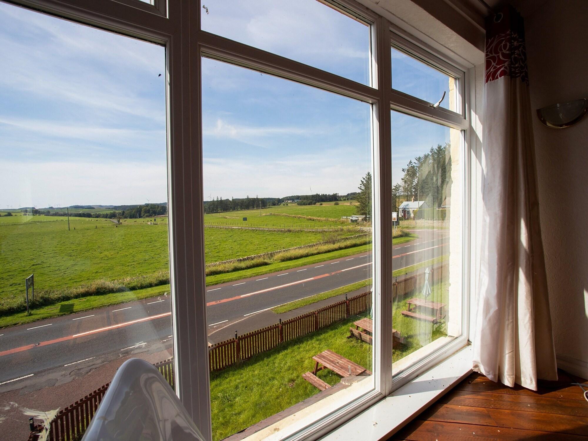 Oyo Knowesgate Inn, Northumberland National Park Kirkwhelpington Extérieur photo